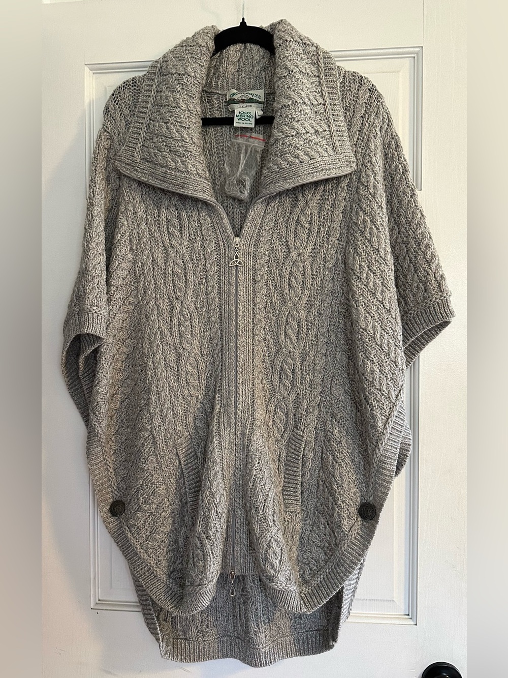 Aran Crafts Light Gray Cable-Knit Zip Front Poncho 100% Wool Size Large